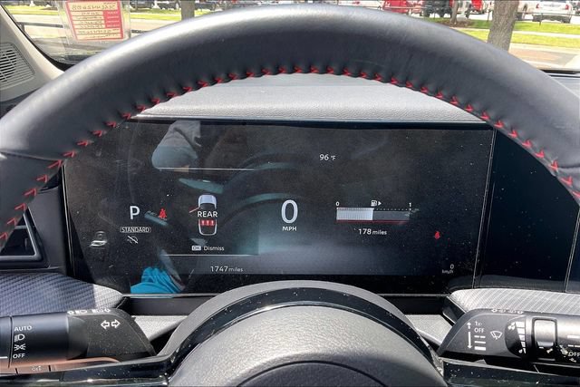 Certified 2025 Nissan Kicks SR FWD image 18