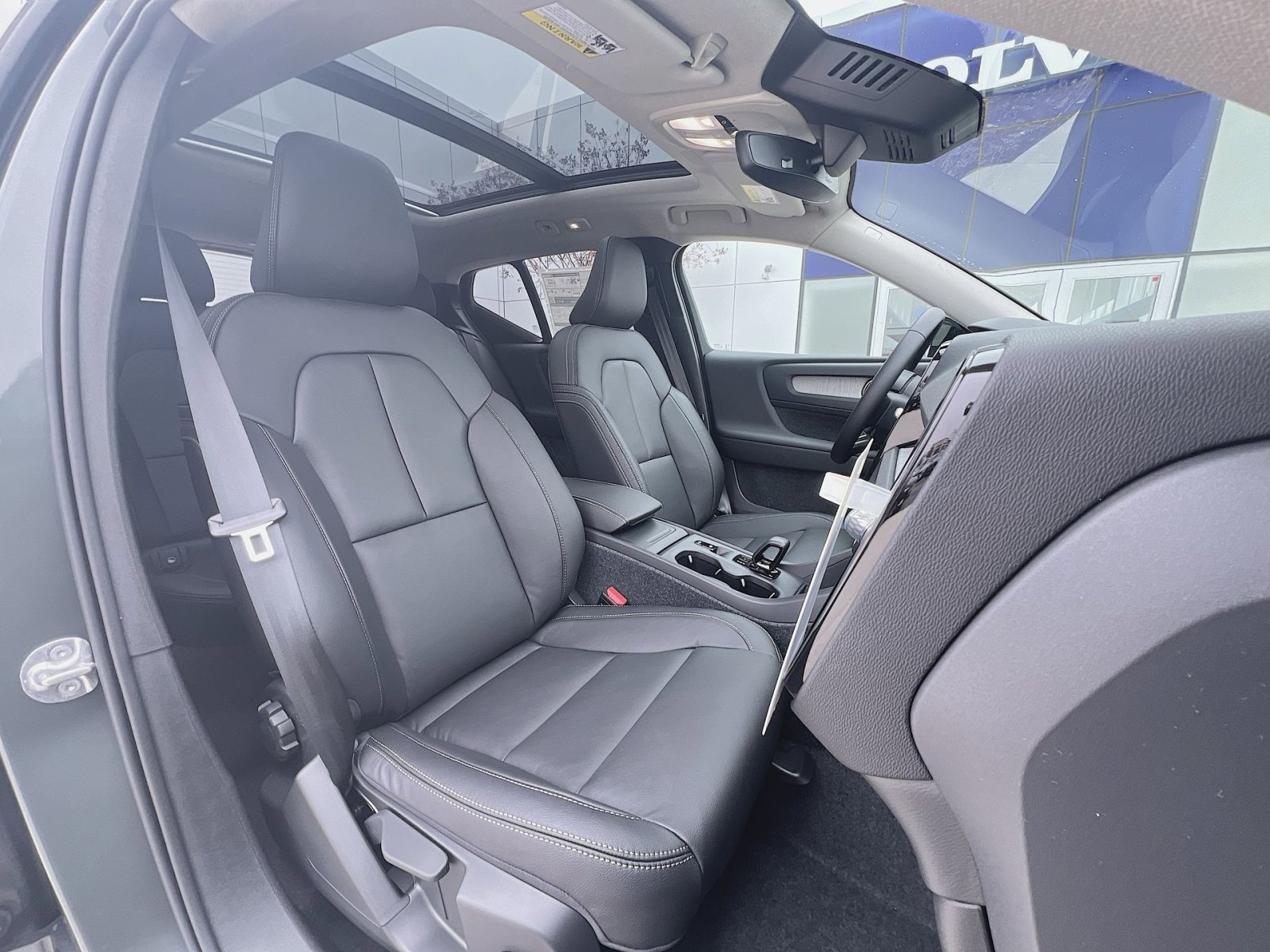 New 2026 Volvo XC40 B5 Core AWD/4WD image 27
