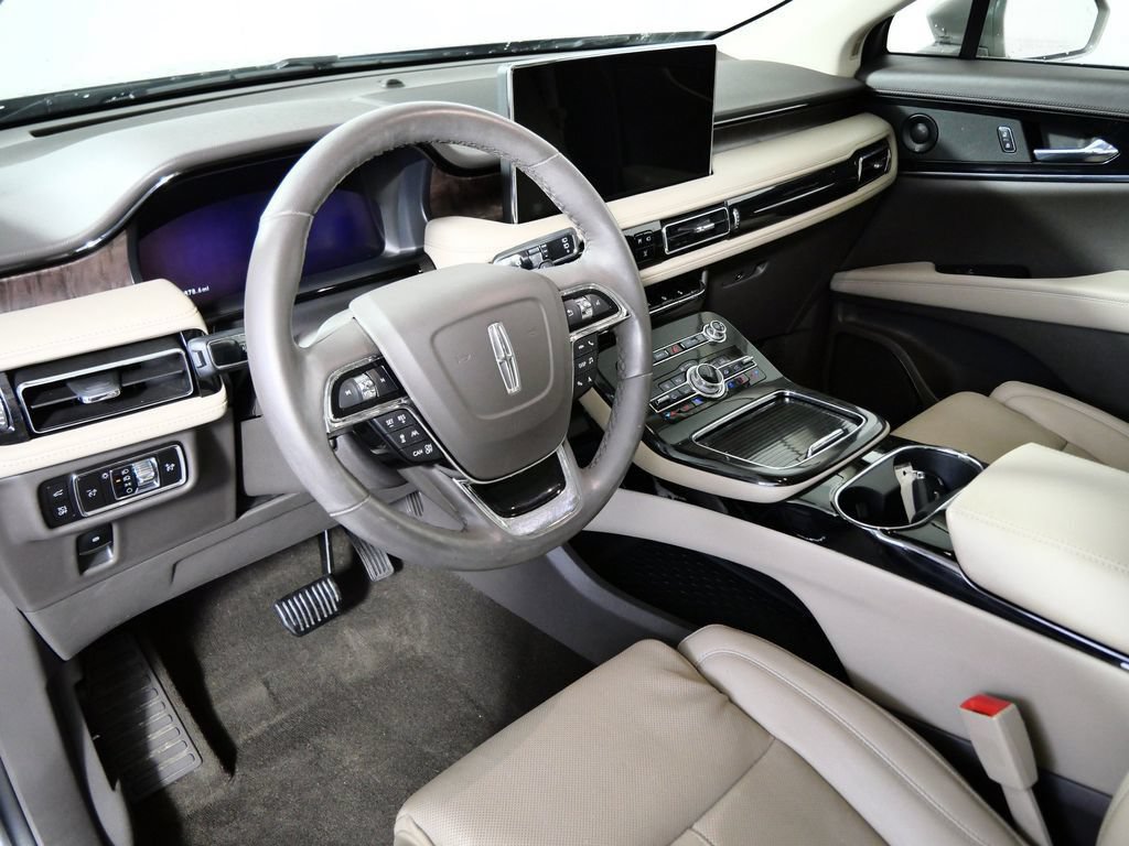 Certified 2023 Lincoln Nautilus Reserve w/ Equipment Group 201A AWD/4WD image 3