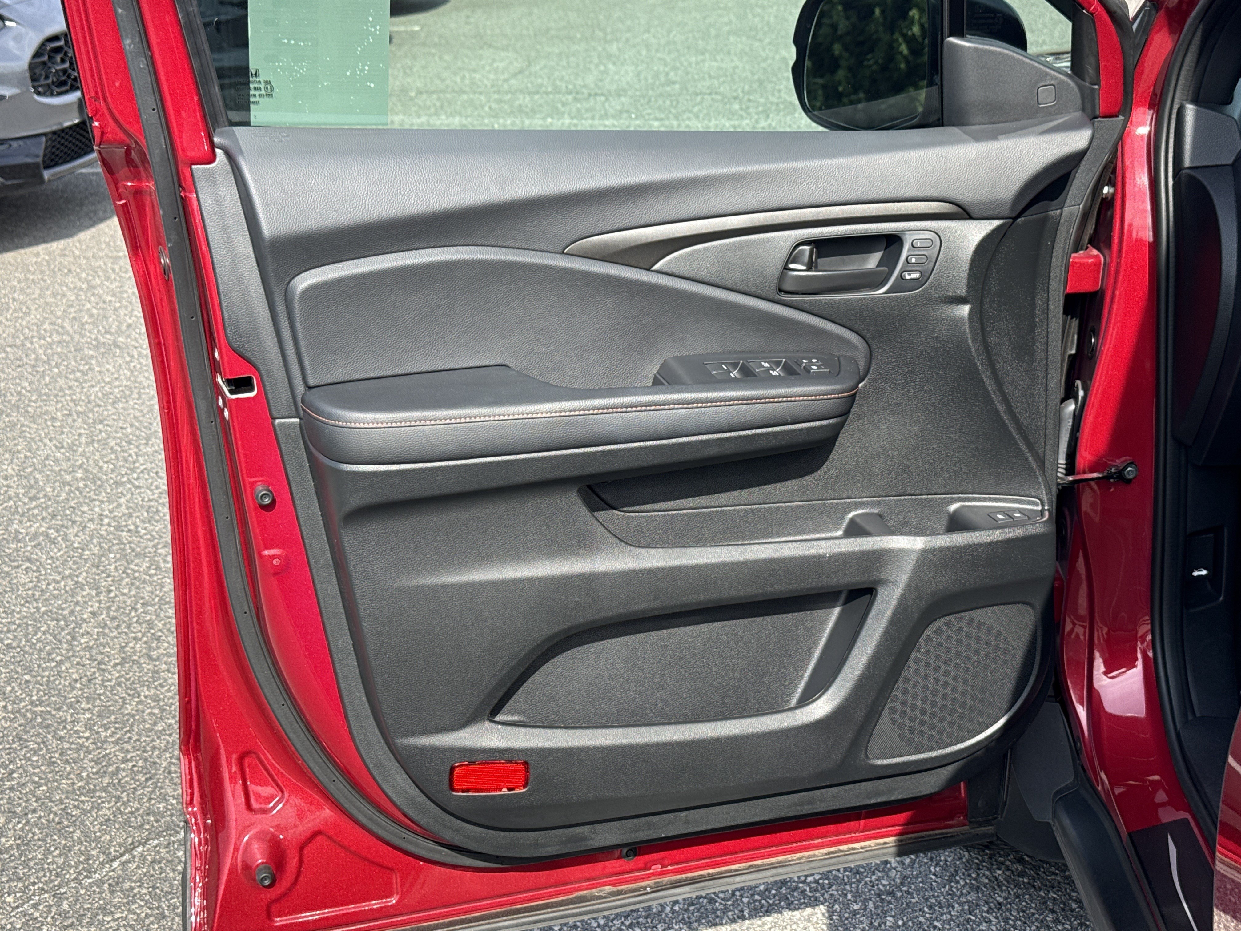 Certified 2025 Honda Passport TrailSport image 14