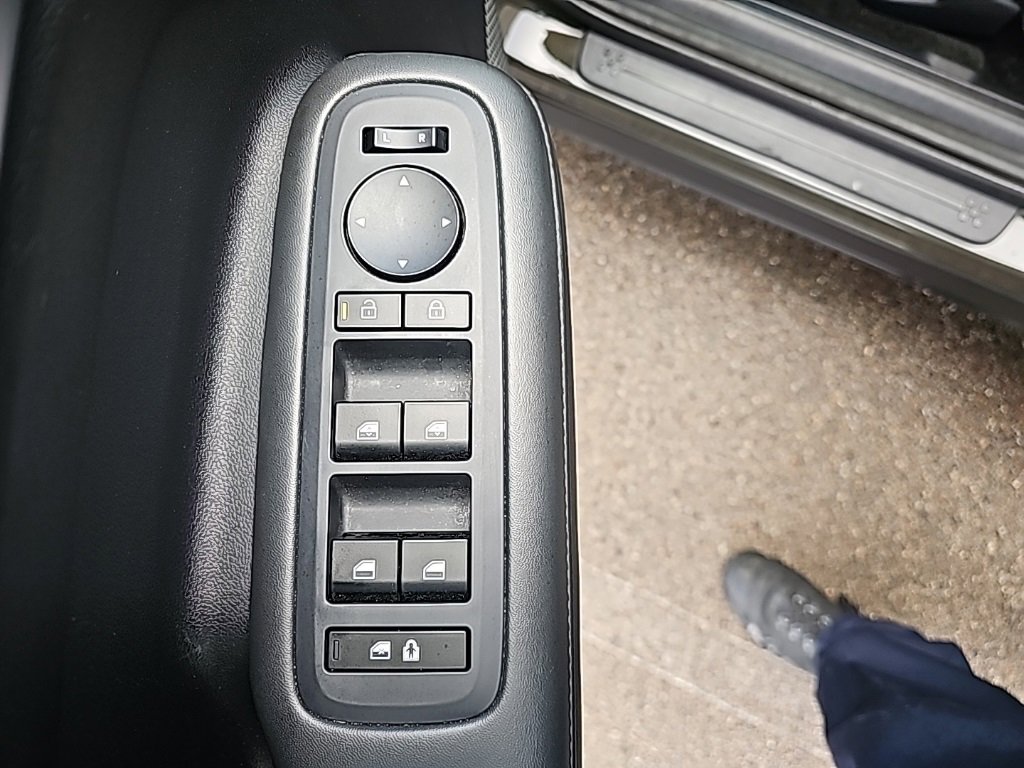 Certified 2025 Hyundai Santa Fe SEL image 11