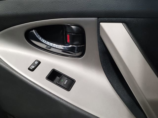 Used 2010 Toyota Camry SE FWD image 18