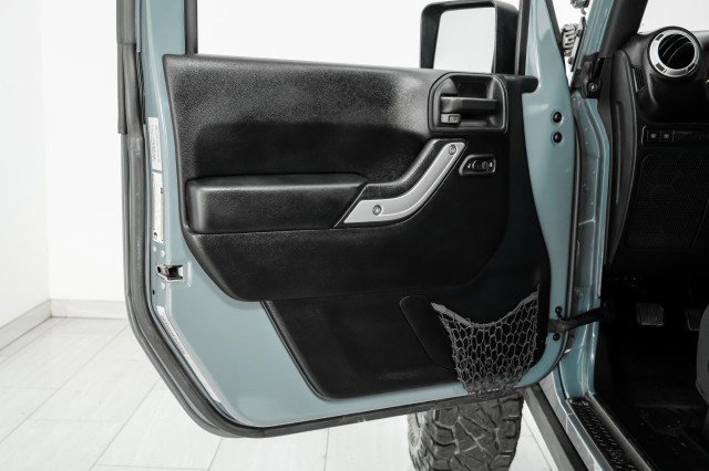 Used 2015 Jeep Wrangler Rubicon w/ Power Convenience Group image 37