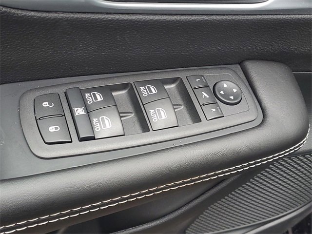 New 2026 Chrysler Pacifica Limited w/ Trailer Tow Group image 17