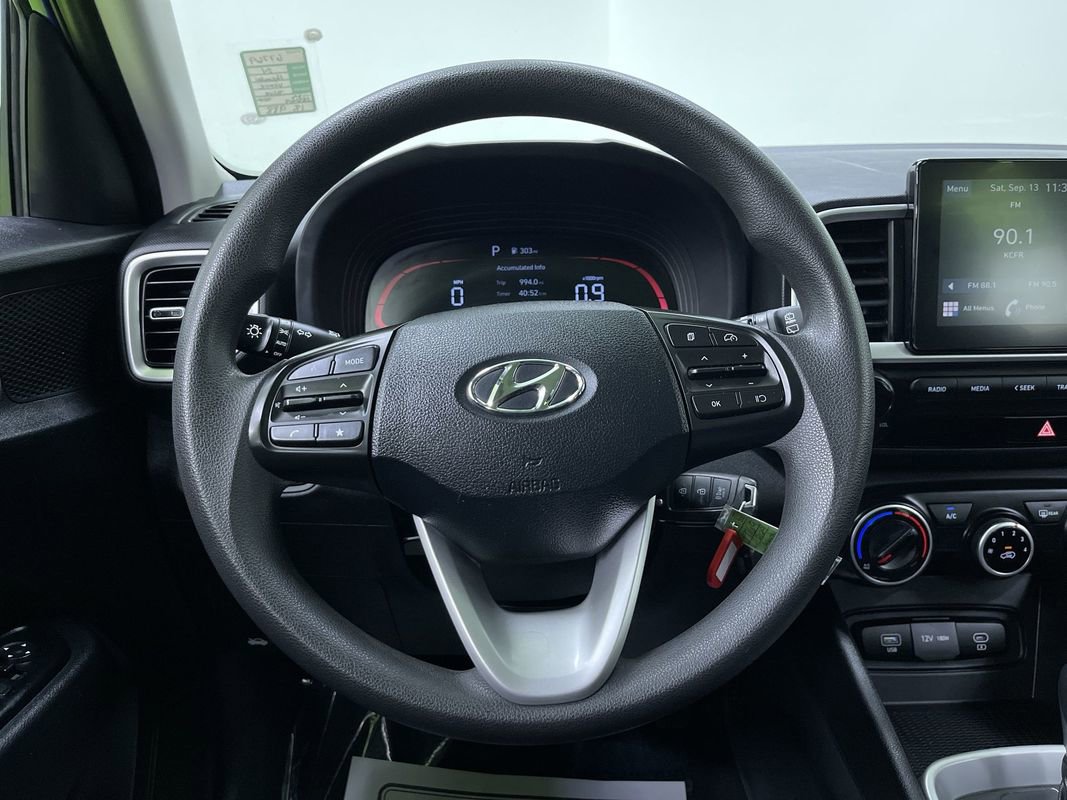 Used 2024 Hyundai Venue SE image 14