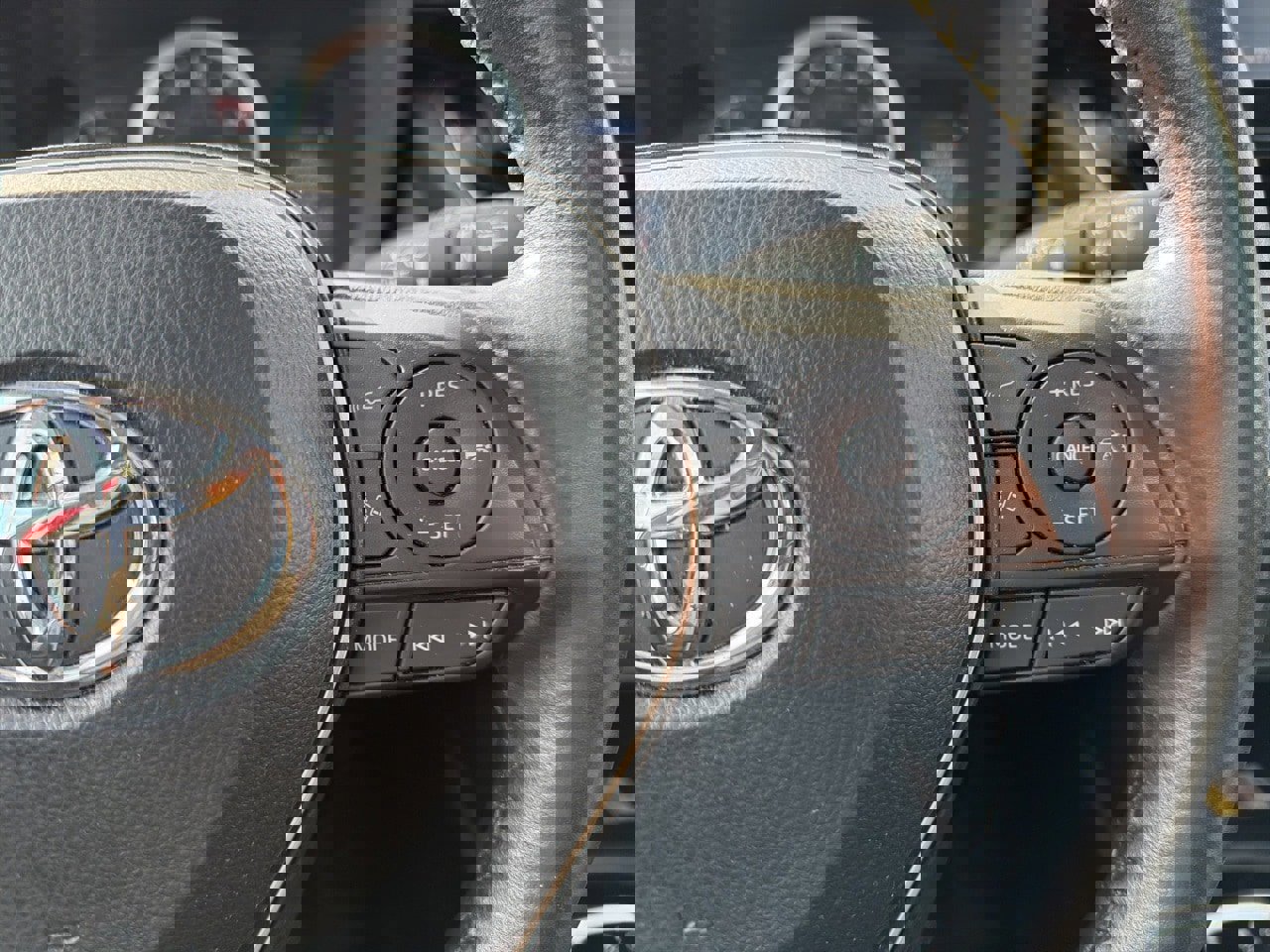 Used 2022 Toyota Corolla Cross LE image 12