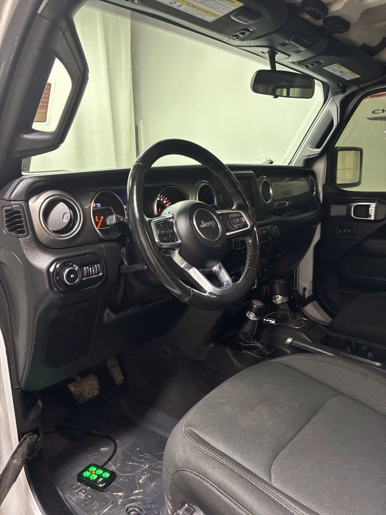 Used 2021 Jeep Wrangler Unlimited Sahara w/ Cold Weather Group AWD/4WD image 11