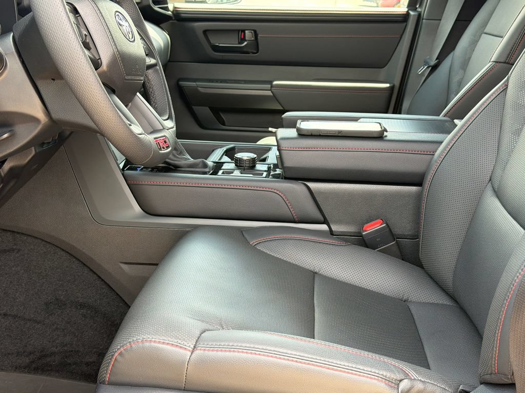 Used 2025 Toyota Tundra TRD Pro AWD/4WD image 9