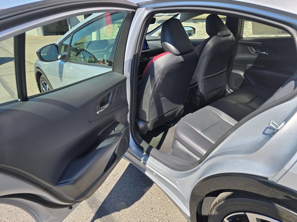 New 2027 Toyota Prius Plug-In Hybrid FWD image 10