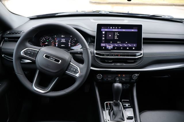 Used 2024 Jeep Compass Latitude w/ Altitude Special Edition image 10