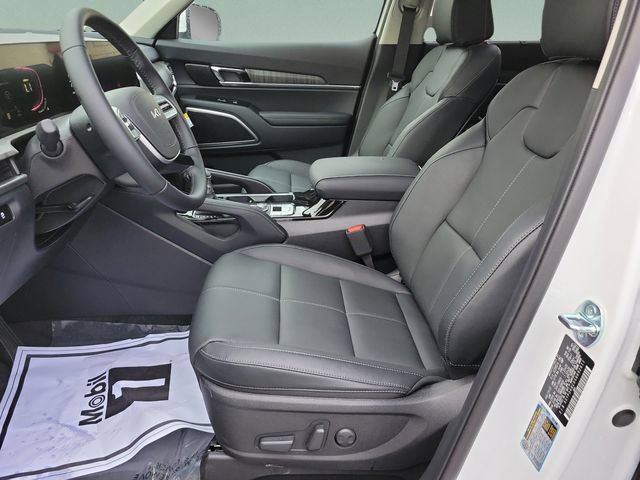 Certified 2025 Kia Telluride EX w/ EX Captain's Chair Package FWD image 36