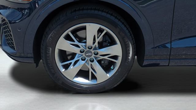 Used 2022 Genesis GV70 3.5T Sport w/ Sport Advanced Package AWD/4WD image 25
