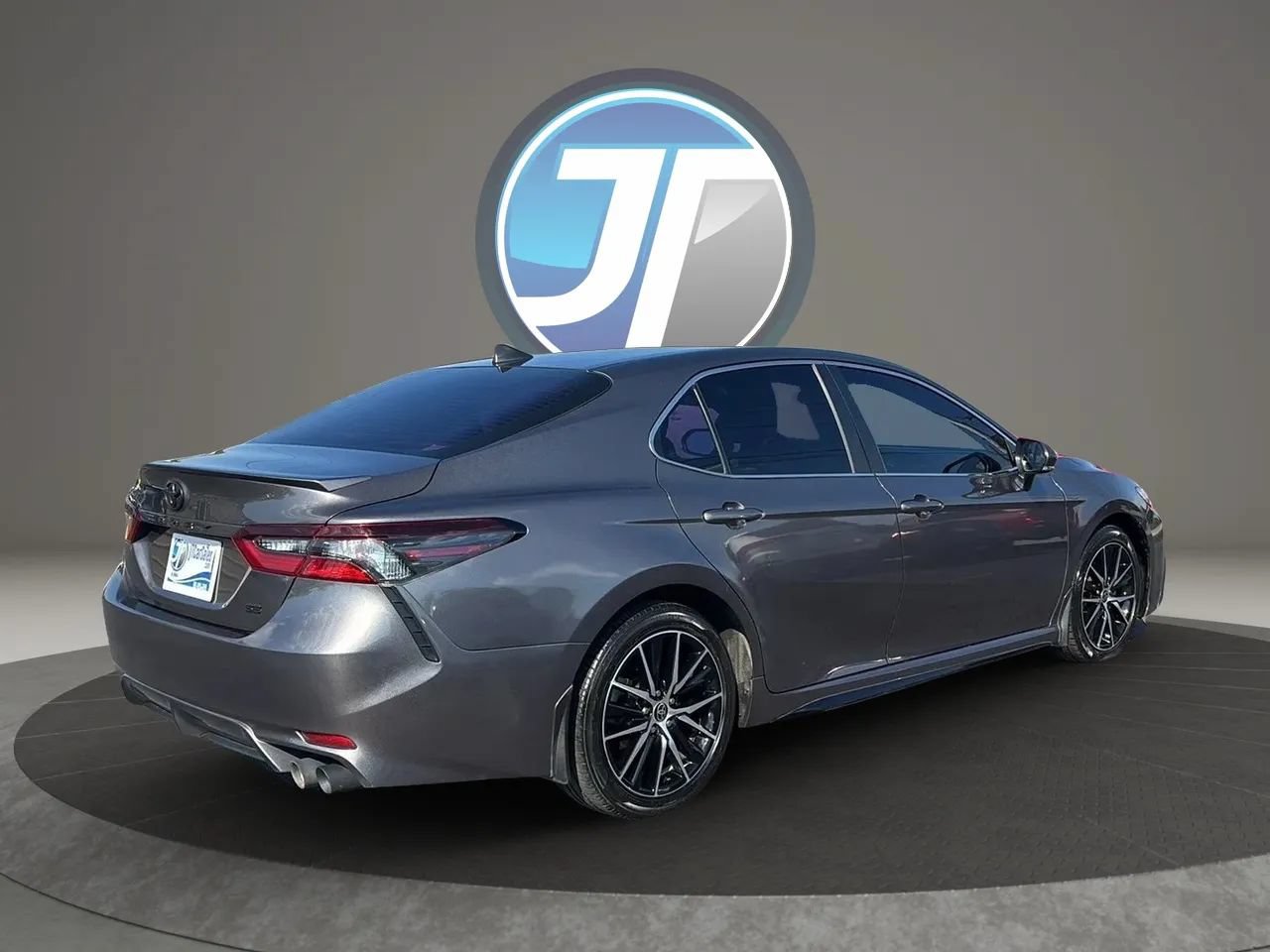 Used 2023 Toyota Camry SE FWD image 10