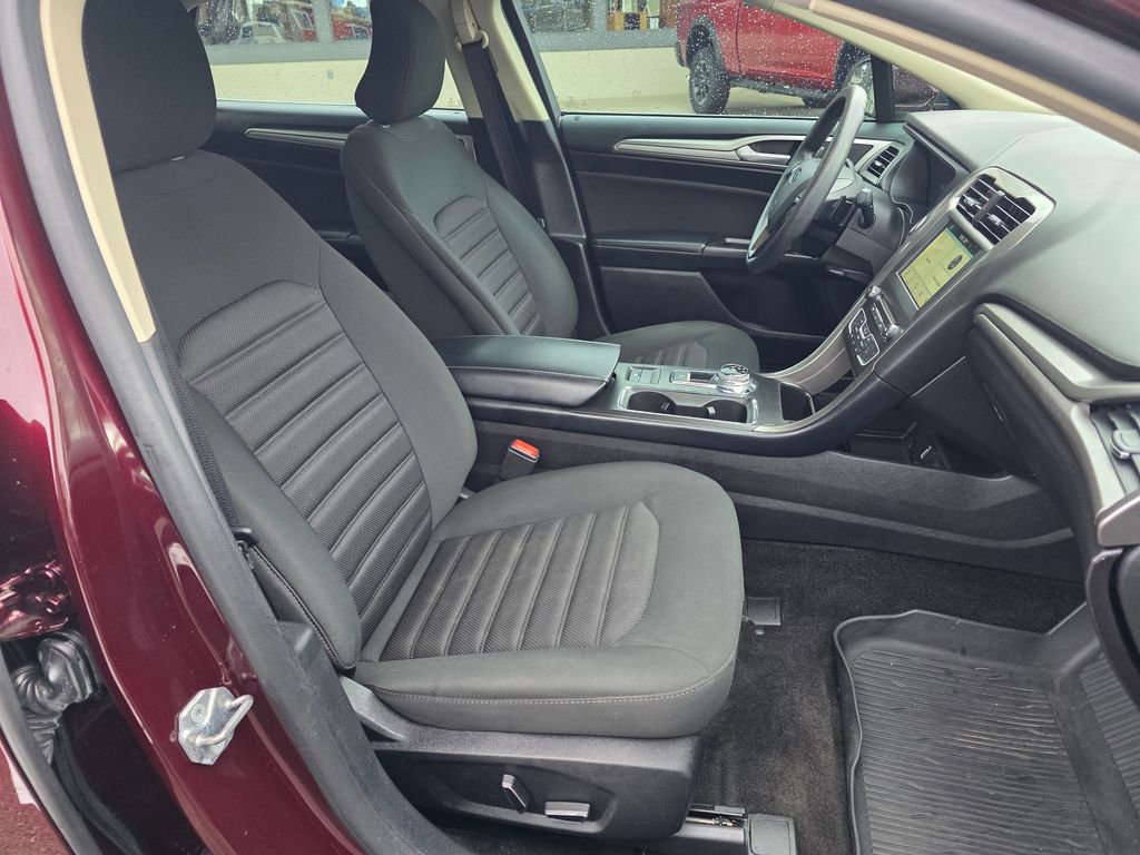 Used 2018 Ford Fusion SE w/ Fusion SE Technology Package image 20