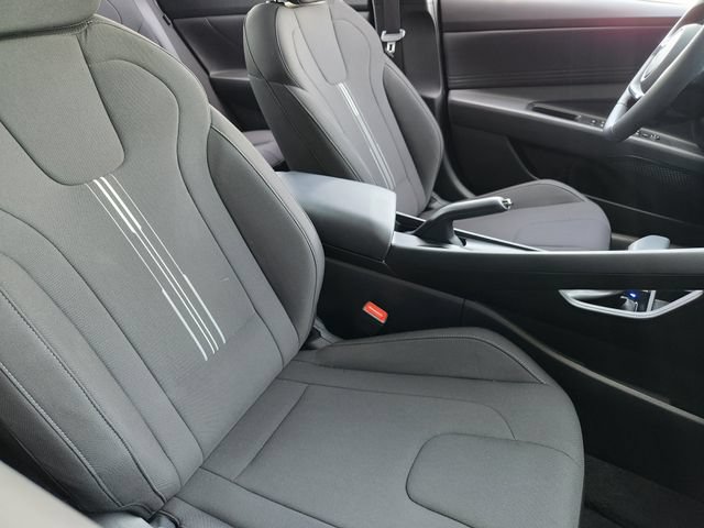Certified 2025 Hyundai Elantra Sport FWD image 8