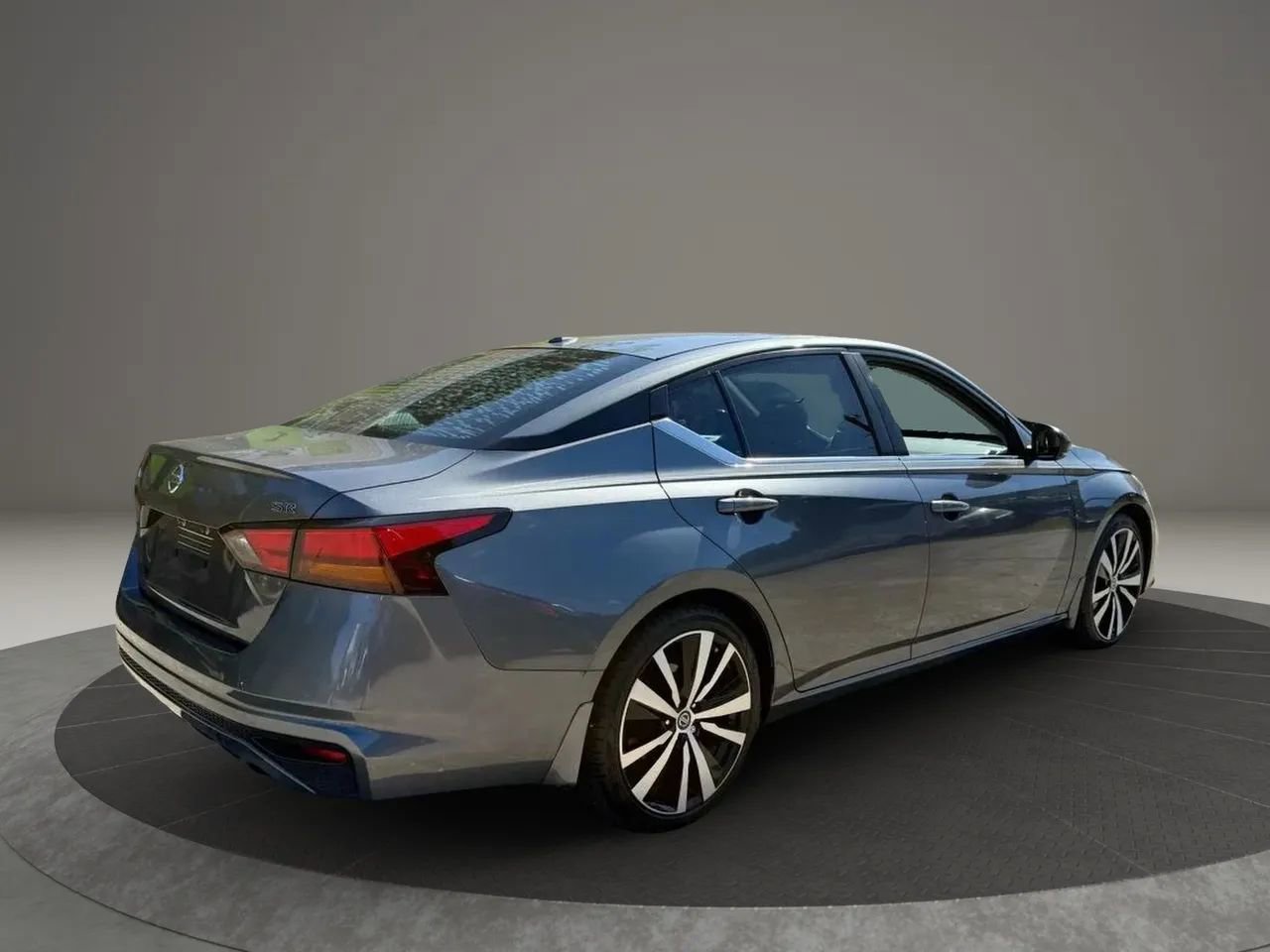 Used 2019 Nissan Altima 2.5 SR w/ SR Premium Package image 7