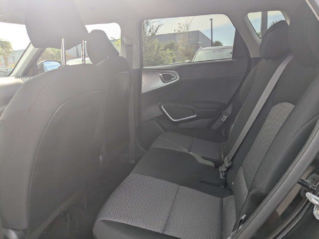 Used 2022 Kia Soul LX FWD image 14