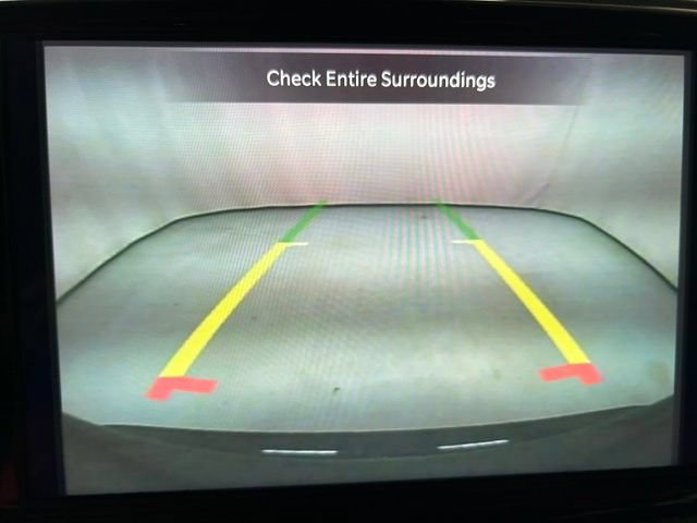 Used 2024 Chrysler Pacifica Limited FWD image 21