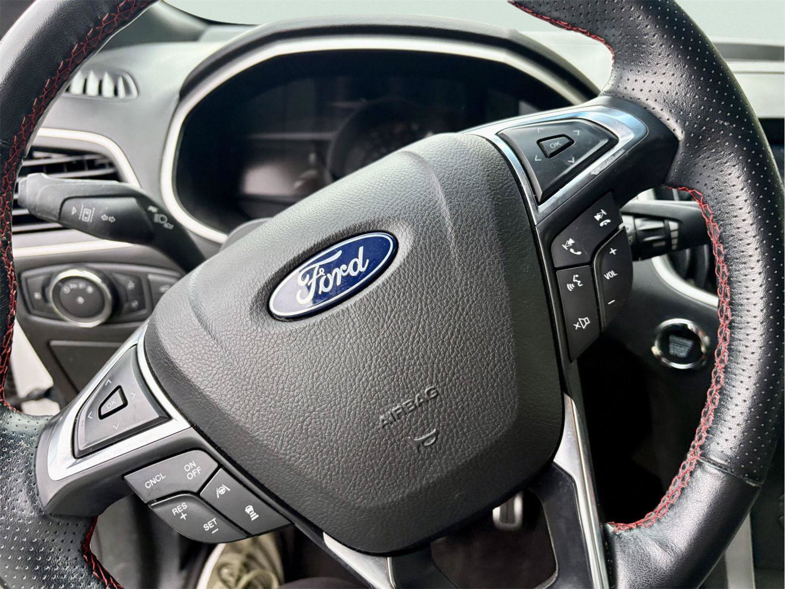 Used 2020 Ford Edge ST-Line FWD image 19