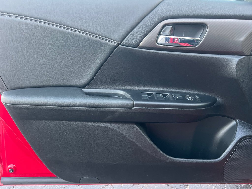 Used 2016 Honda Accord Sport image 10