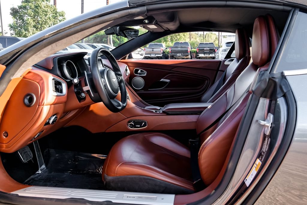 Used 2019 Aston Martin DB11 Volante RWD image 37