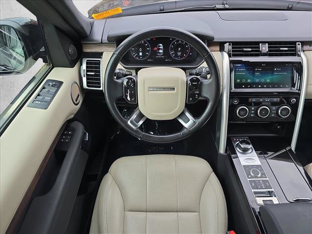 Used 2019 Land Rover Discovery HSE image 16