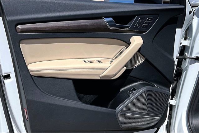 Used 2023 Audi Q5 2.0T Prestige w/ Prestige Package image 16