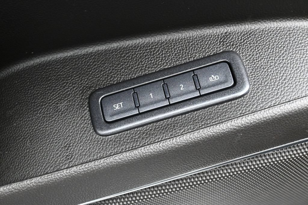 Used 2020 Chevrolet Tahoe Premier AWD/4WD image 12