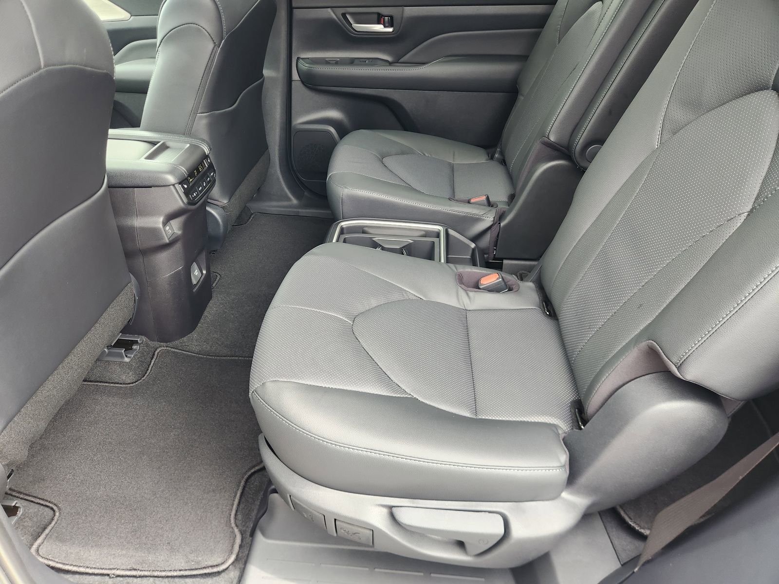 New 2026 Toyota Grand Highlander Limited image 26