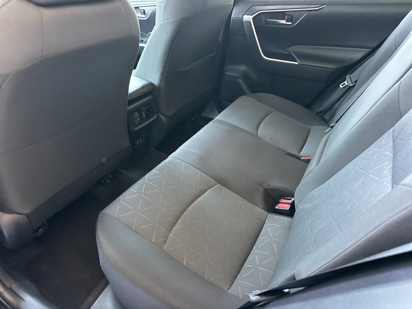 Used 2024 Toyota RAV4 XLE FWD image 11