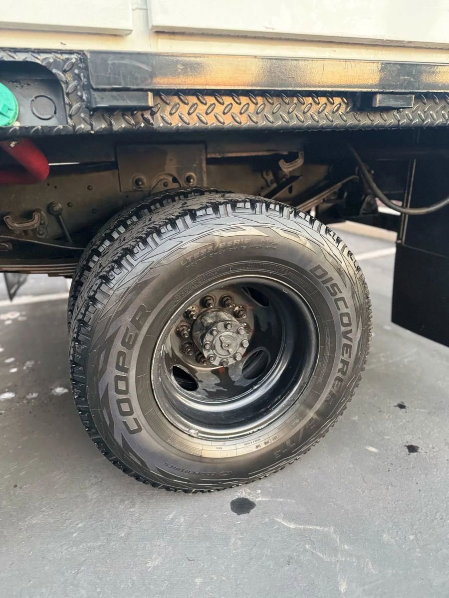 Used 1997 Ford F450 2WD Regular Cab Super Duty image 18