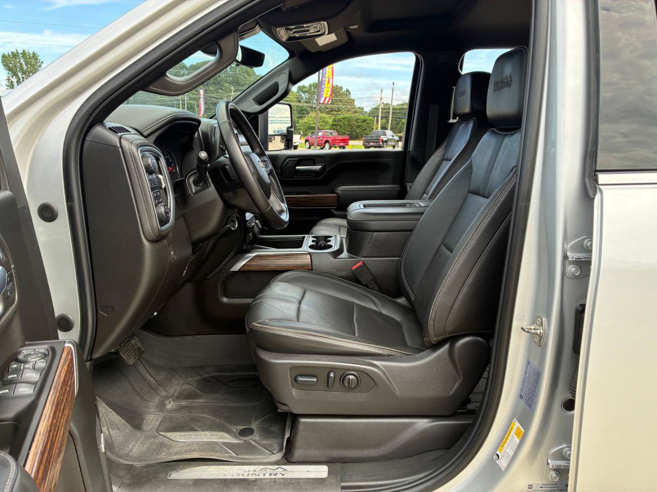 Used 2022 Chevrolet Silverado 2500 High Country w/ Z71 Off-Road Package AWD/4WD image 13