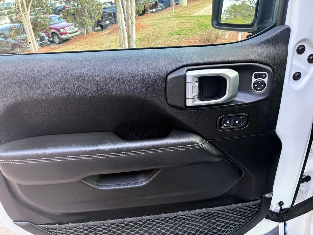 Used 2020 Jeep Gladiator Overland image 26