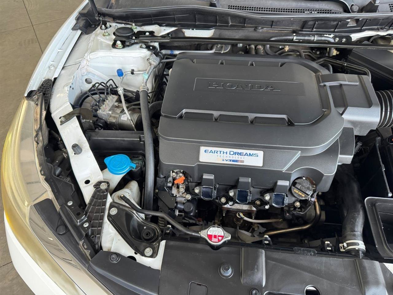 Used 2016 Honda Accord Touring image 40