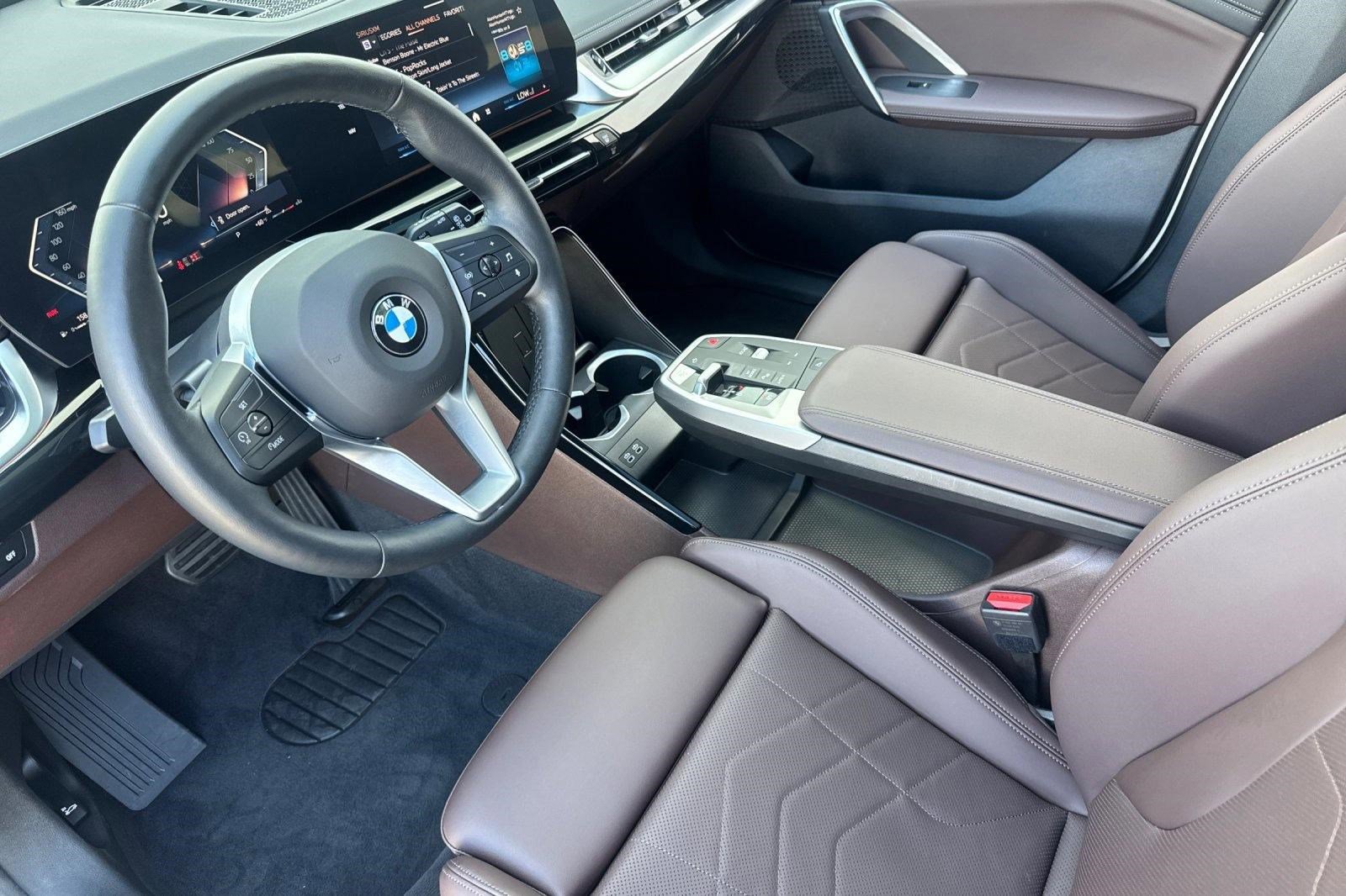 Used 2025 BMW X1 xDrive28i w/ Convenience Package image 4
