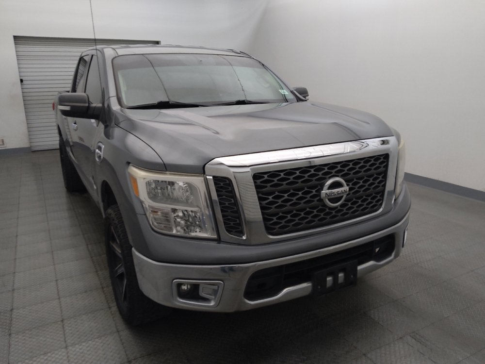 Used 2017 Nissan Titan SV RWD image 14