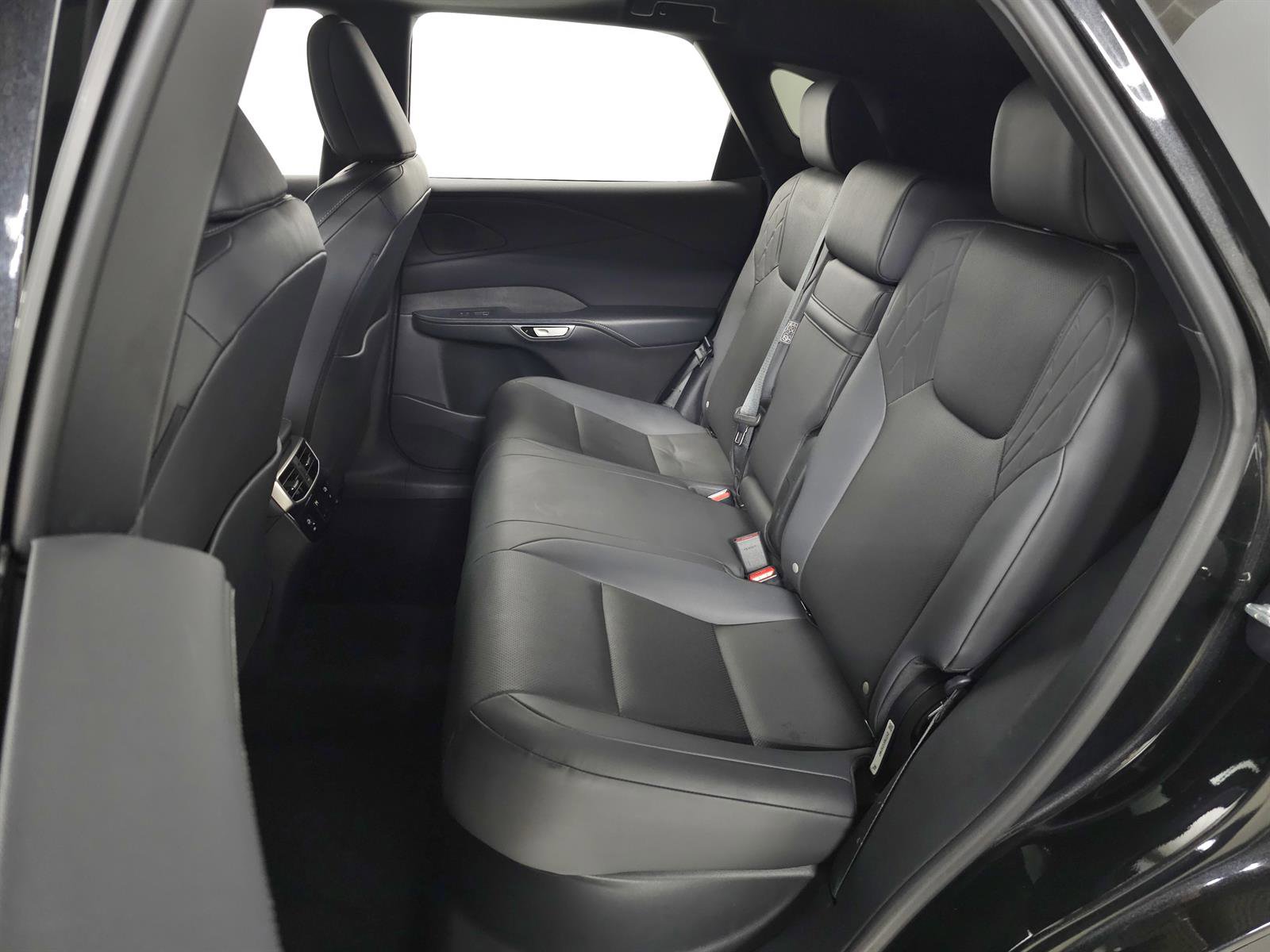 Used 2025 Lexus RX 350 F Sport w/ Accessory Package (Z1) AWD/4WD image 30