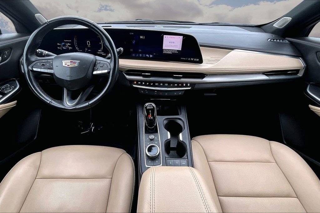 Used 2024 Cadillac XT4 Premium Luxury AWD/4WD image 7