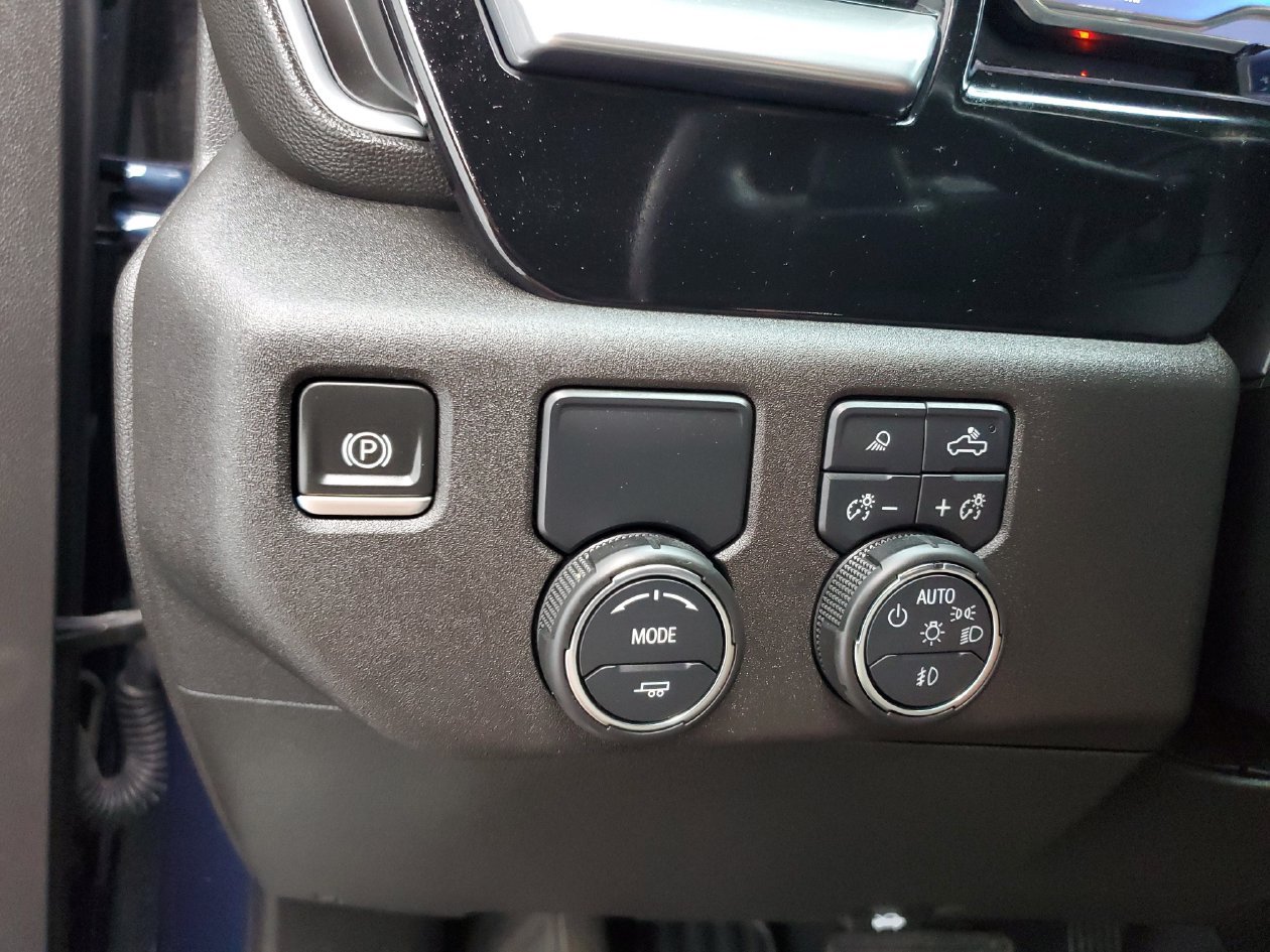 Used 2023 Chevrolet Silverado 1500 LTZ RWD image 30