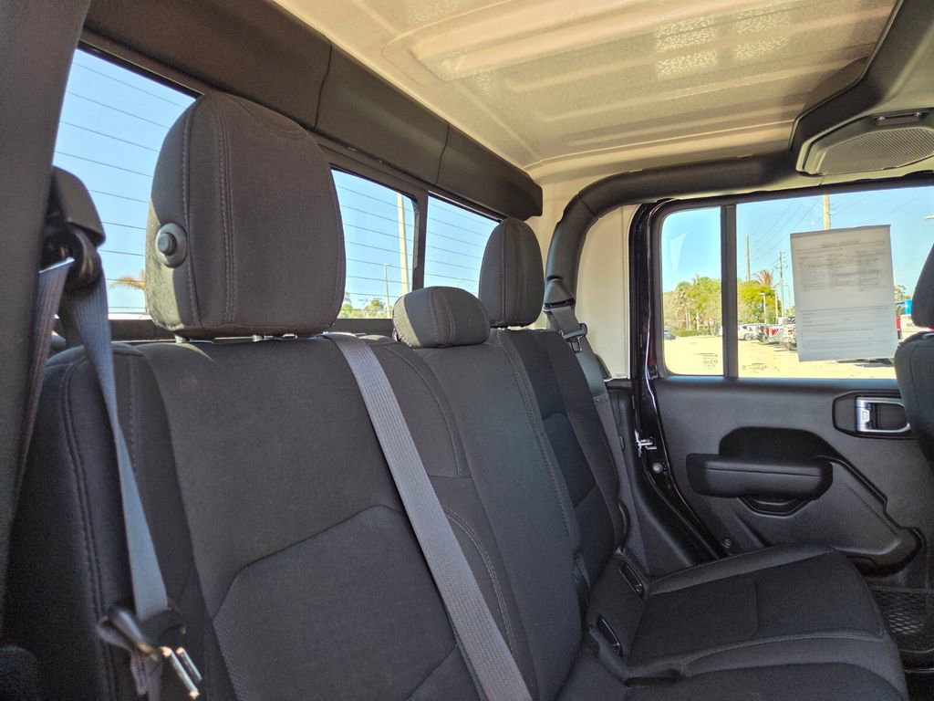 Used 2022 Jeep Gladiator Sport image 14