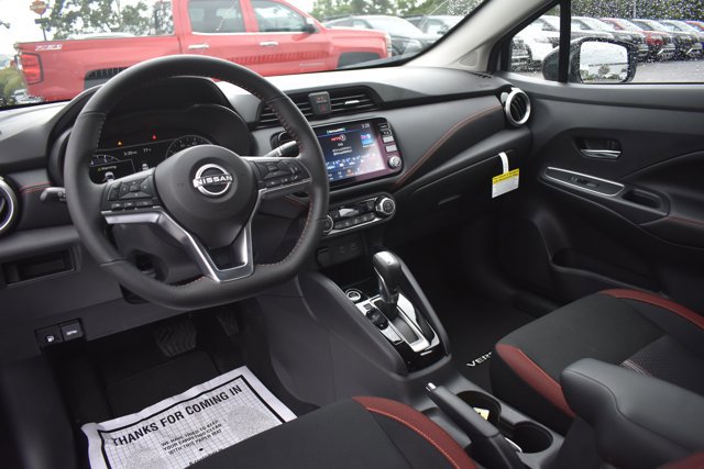 New 2025 Nissan Versa SR w/ Trunk Package image 17