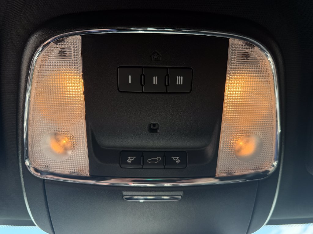 Used 2019 Jeep Grand Cherokee Altitude RWD image 27