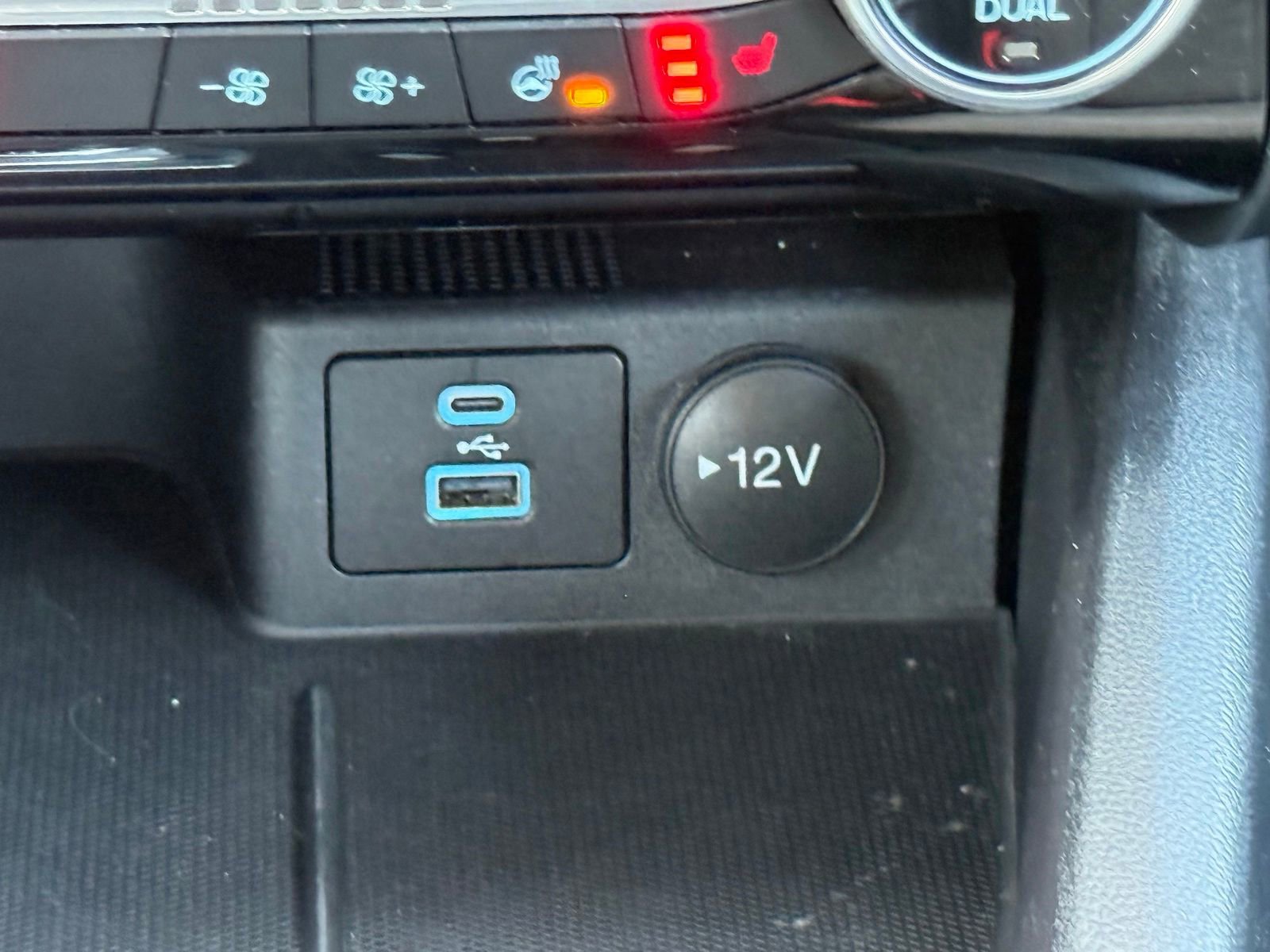 Used 2022 Ford Escape SE w/ Convenience Package FWD image 23