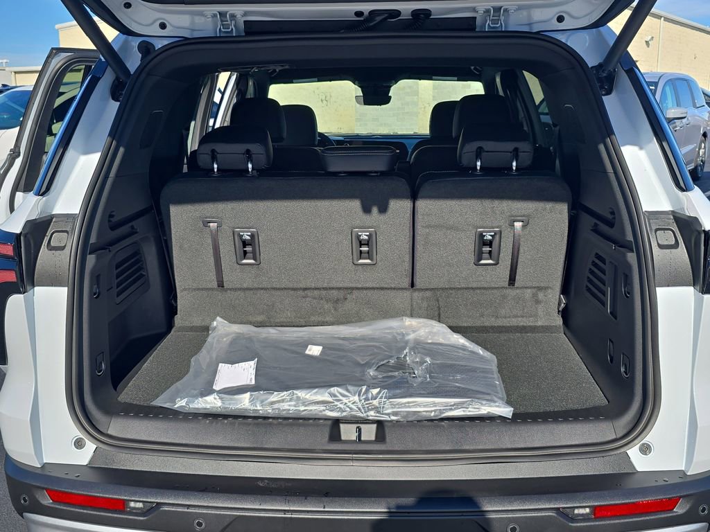 New 2026 Chevrolet Traverse LT w/ Driver Confidence Package image 12