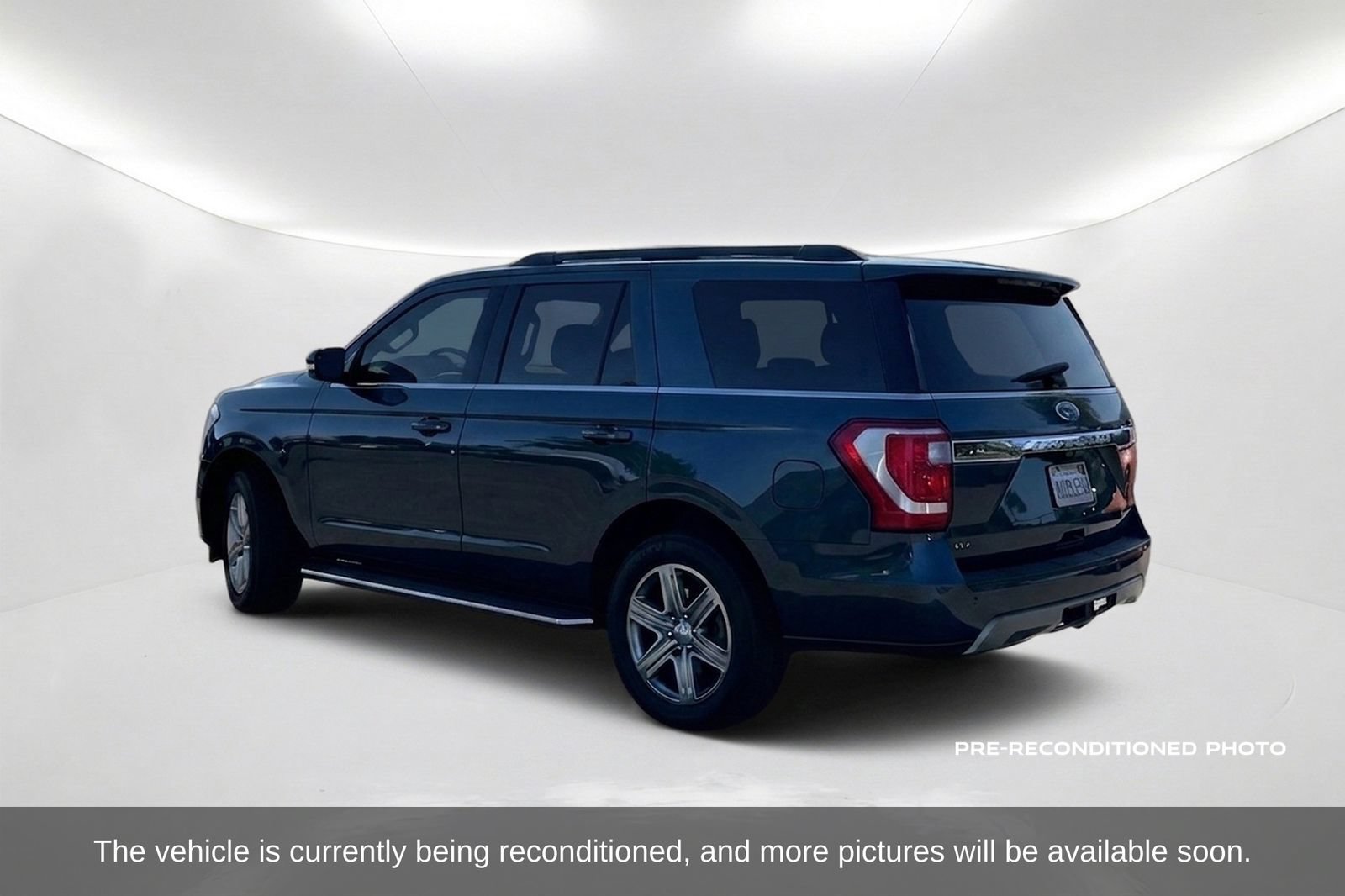 Used 2020 Ford Expedition XLT w/ Equipment Group 202A RWD image 8