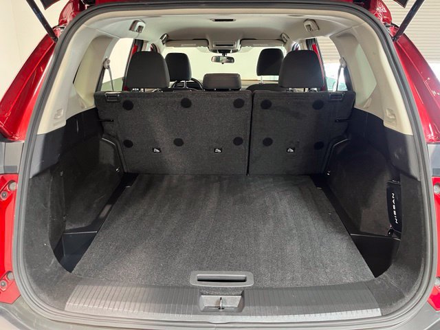 Used 2023 Nissan Rogue S AWD/4WD image 18