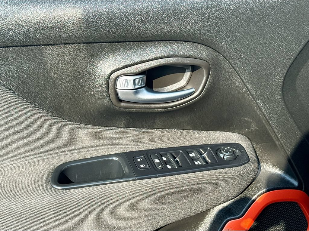 Used 2018 Jeep Renegade Sport w/ Power & Air Group AWD/4WD image 16