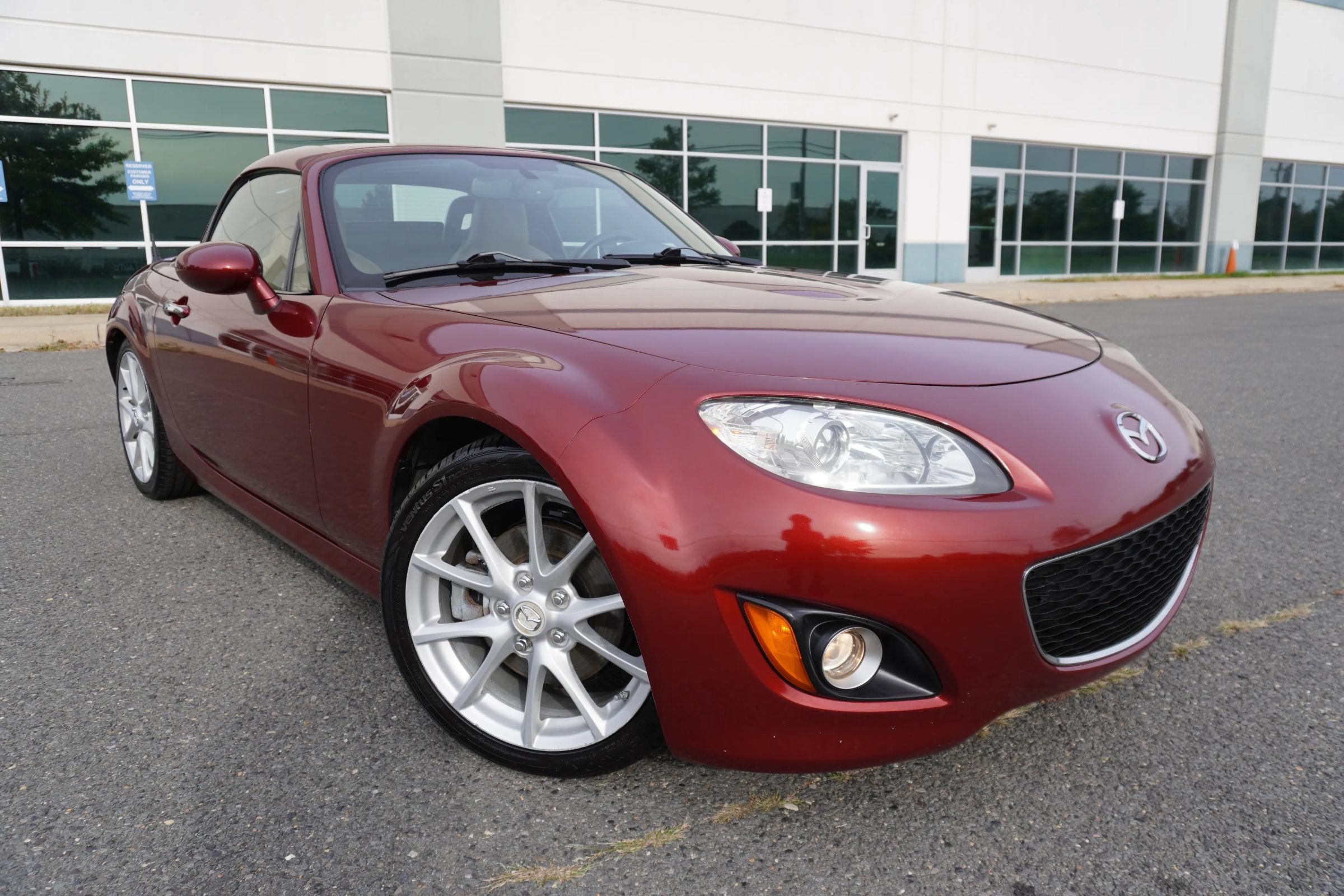 Used 2010 MAZDA MX-5 Miata Grand Touring w/ Premium Pkg RWD image 1