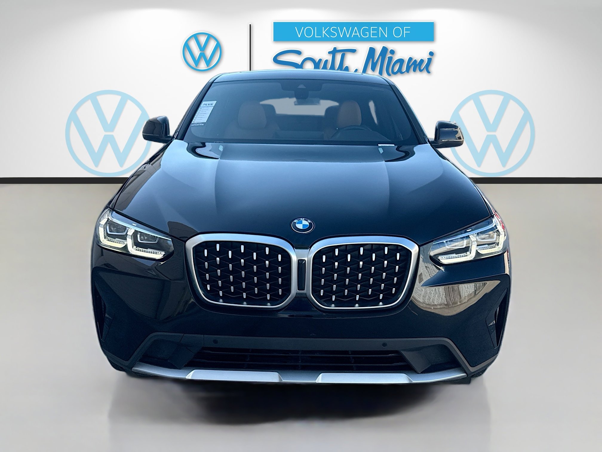 Used 2023 BMW X4 xDrive30i w/ Premium Package image 2