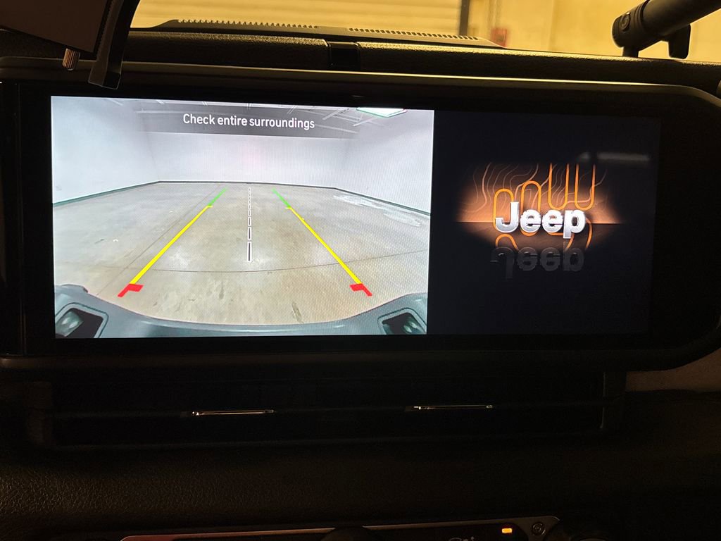 Used 2025 Jeep Gladiator Sport image 33